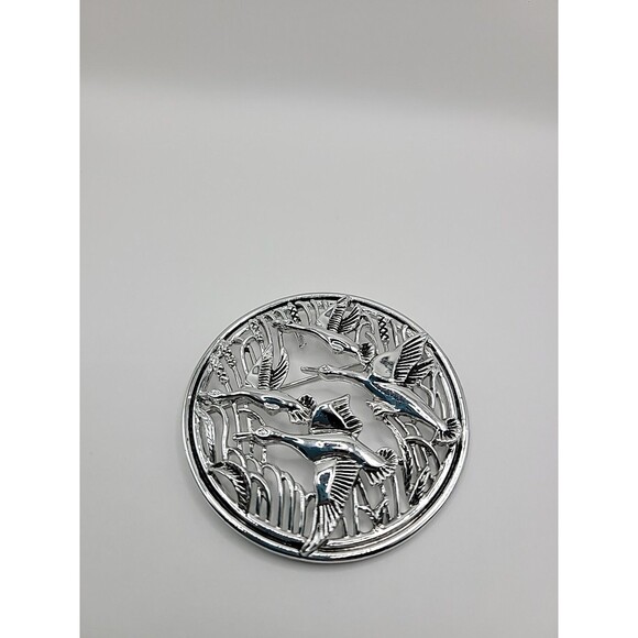 Vintage Sarah Coventry Brooch Pin Round Ducks Birds Fowl Silver Tone - Picture 3 of 13